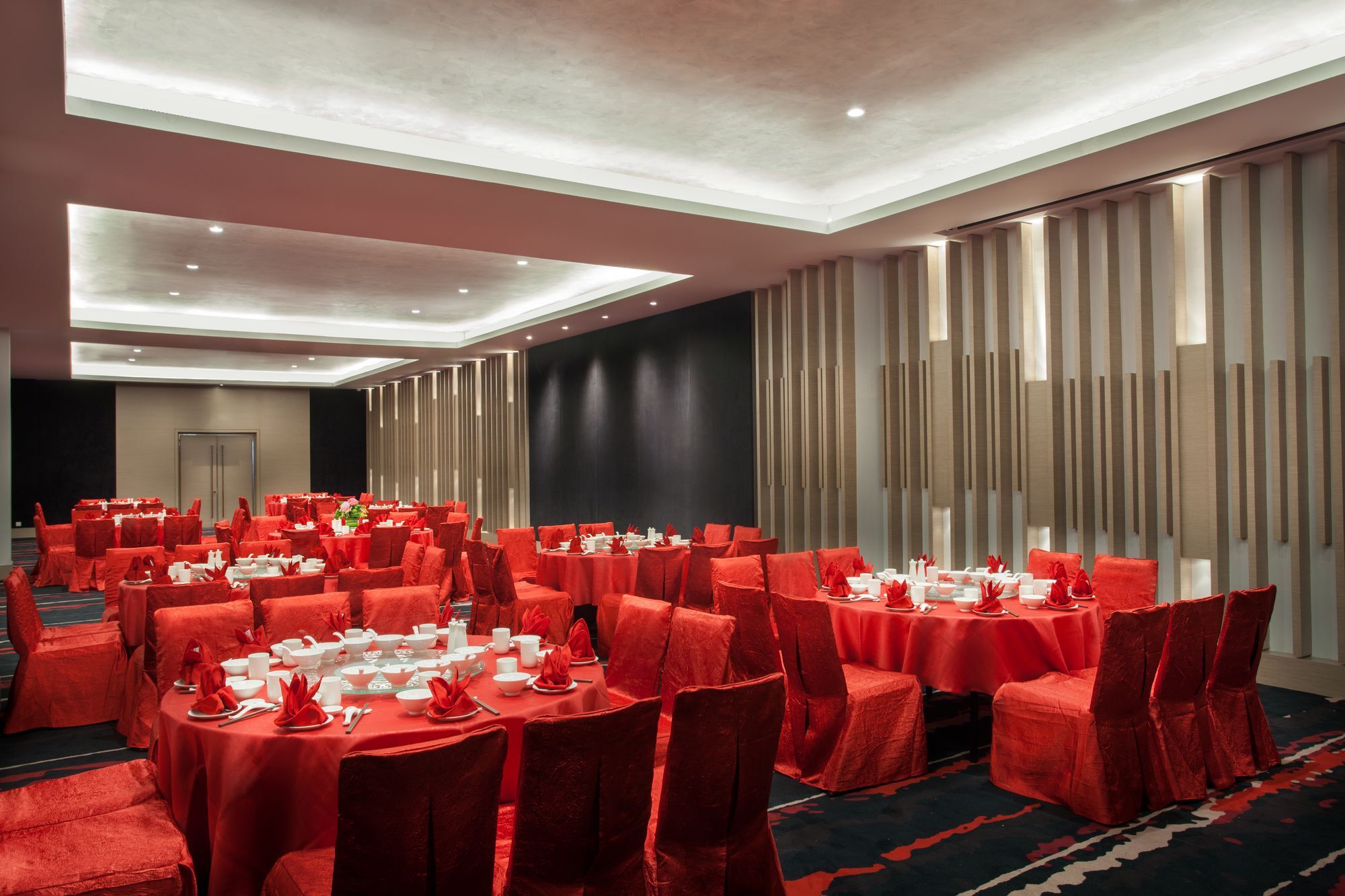 Pullman Miri Waterfront Hotel Exterior photo The ballroom