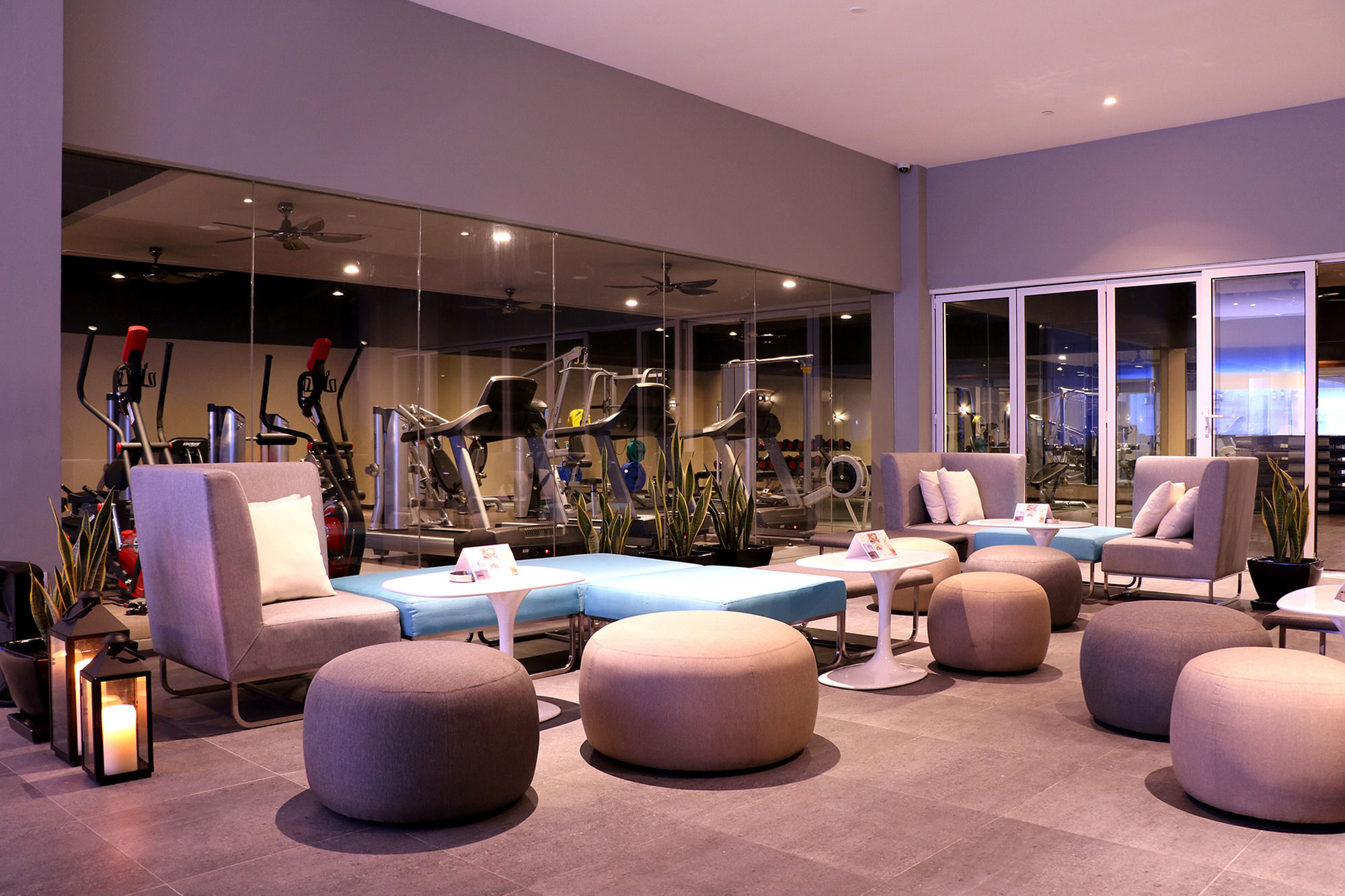 Pullman Miri Waterfront Hotel Exterior photo The gym at the hotel